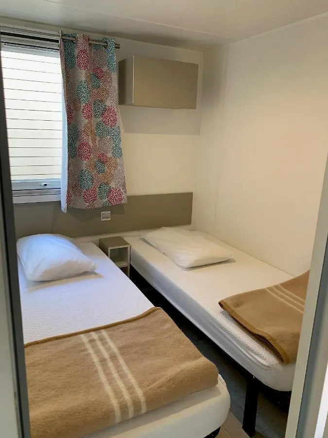 אתר קמפינג פסקיארה דל גארדה Del Garda Village And Camping